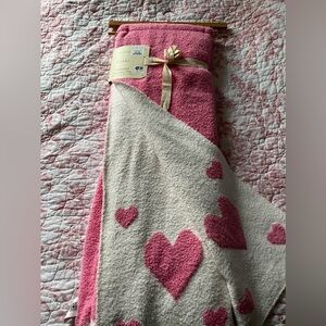Nicole Miller reversible pink and white heart throw 50x70